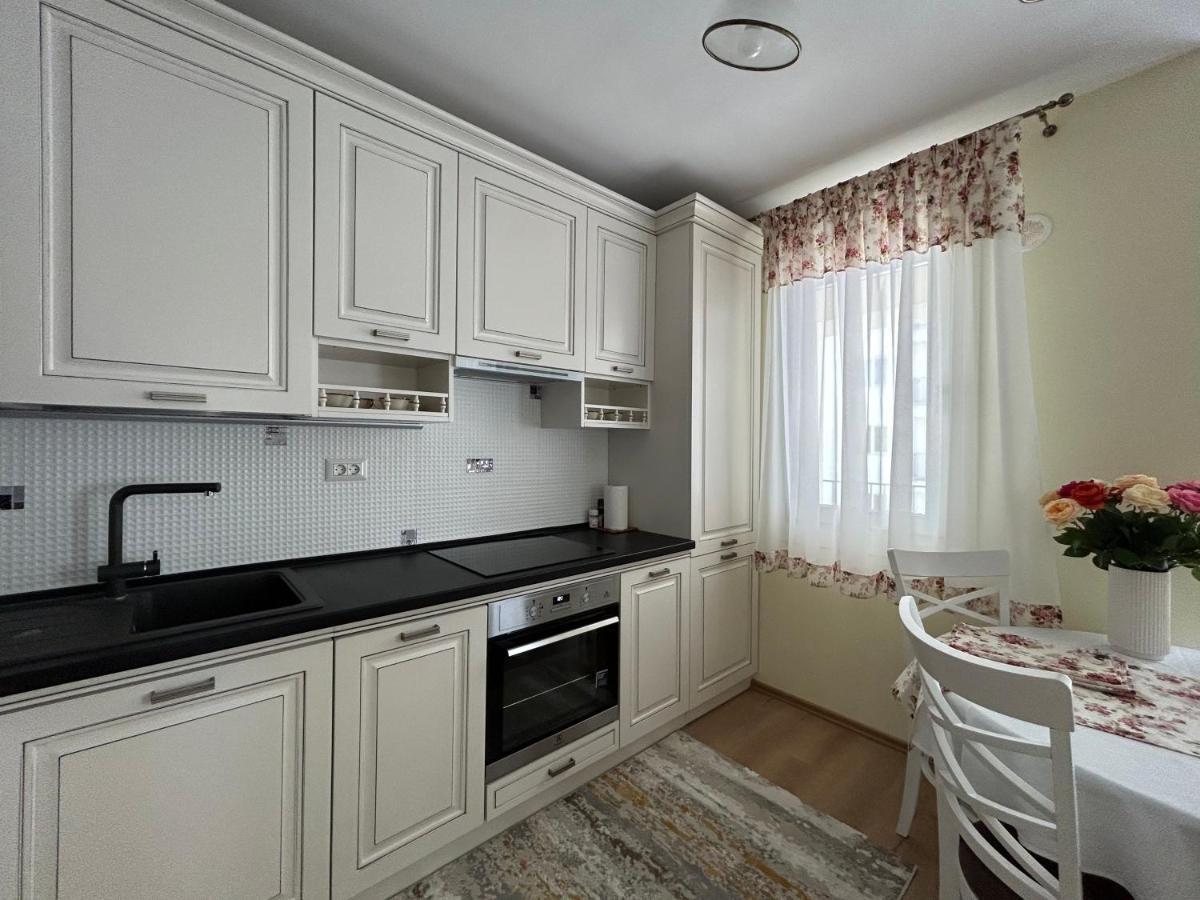 Apartament Rose Gura Humorului Exterior photo